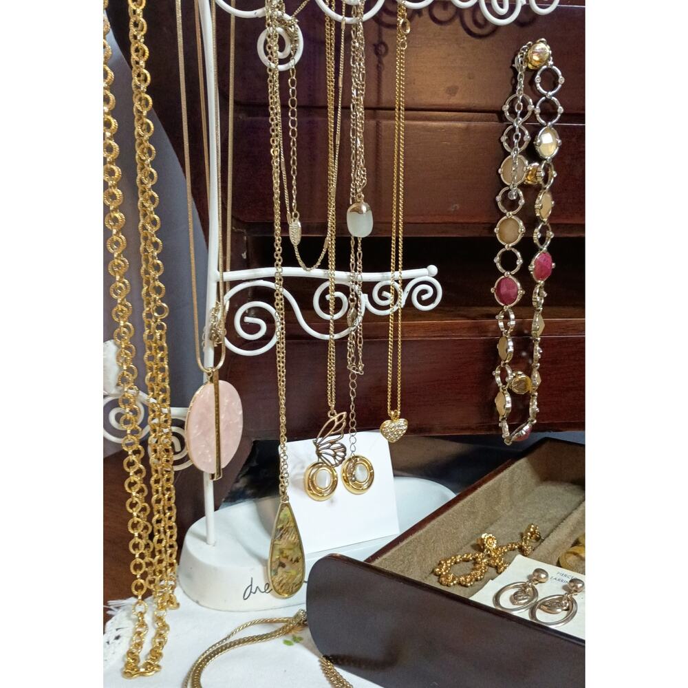 Vintage & Estate Jewelry Lot - 27 pcs - Picture 4 of 7